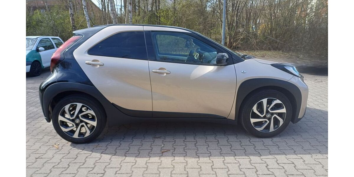 Toyota Aygo (X) 24.000 km 14.900 &euro; Lüneburg 21337