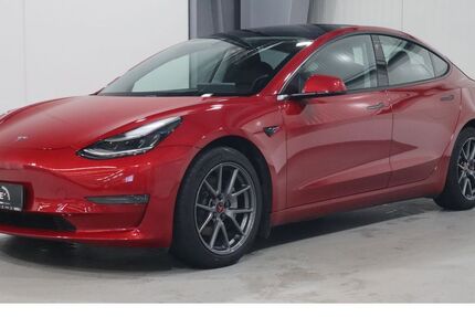 Tesla Model 3 30.258 km 29.670 € Aachen 52078