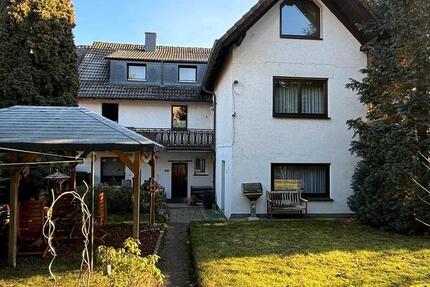 Provisionsfrei: Großzügiges Ein- bis Zweifamilienhaus zimmer