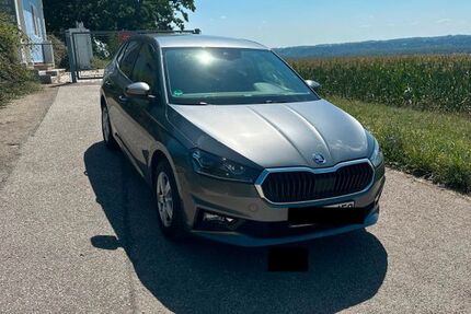Skoda Fabia 14.323 km 17.000 &euro; Bruckberg 84079