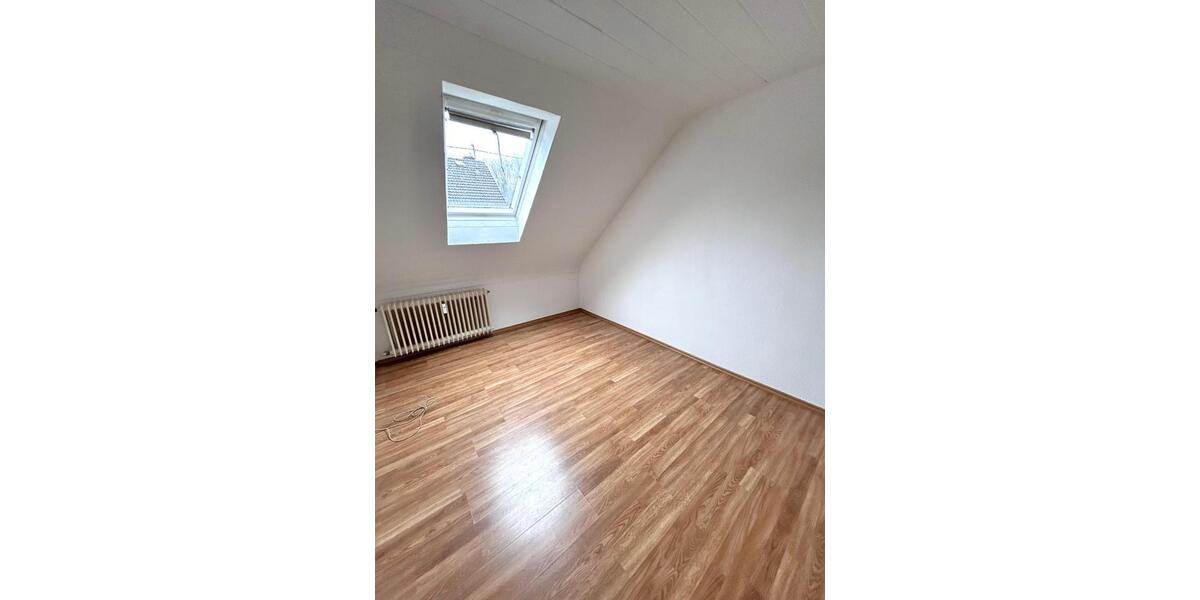 Dachgeschoßwohnung Illingen - 3 Zimmer, 65 m&sup2;, 700&euro; | Angebot:25936880