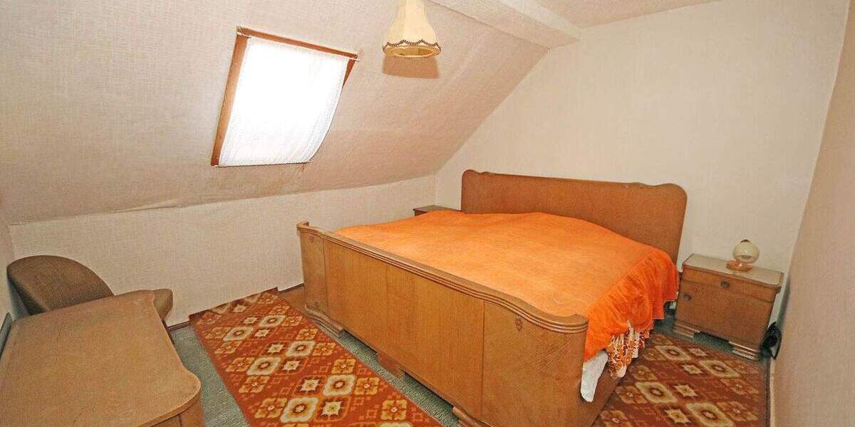 großes Reihenmittelhaus in BTF-Wolfen OT Greppin - auch für 2 Generationen geeignet 1 zimmer