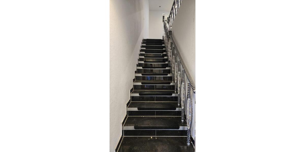 Einfamilienhaus Mehlingen - 7 Zimmer, 180 m&sup2;, 2.000&euro; | Angebot:24739345