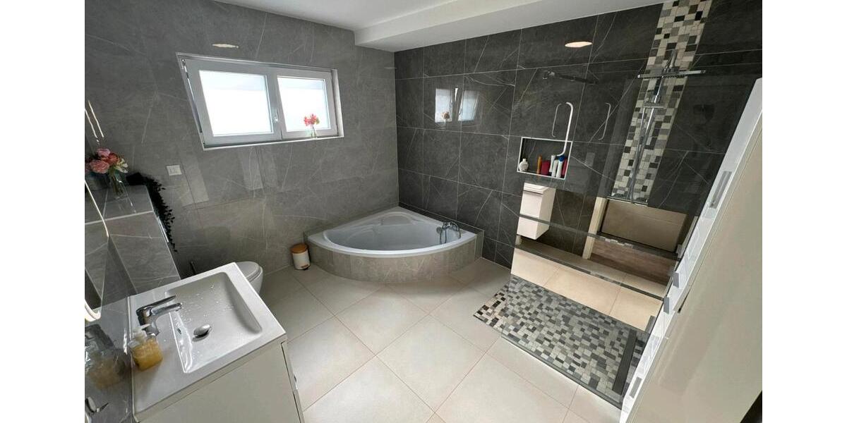 Bungalow Breisach am Rhein - 6 Zimmer, 160 m&sup2;, 665.000&euro; | Angebot:26375739