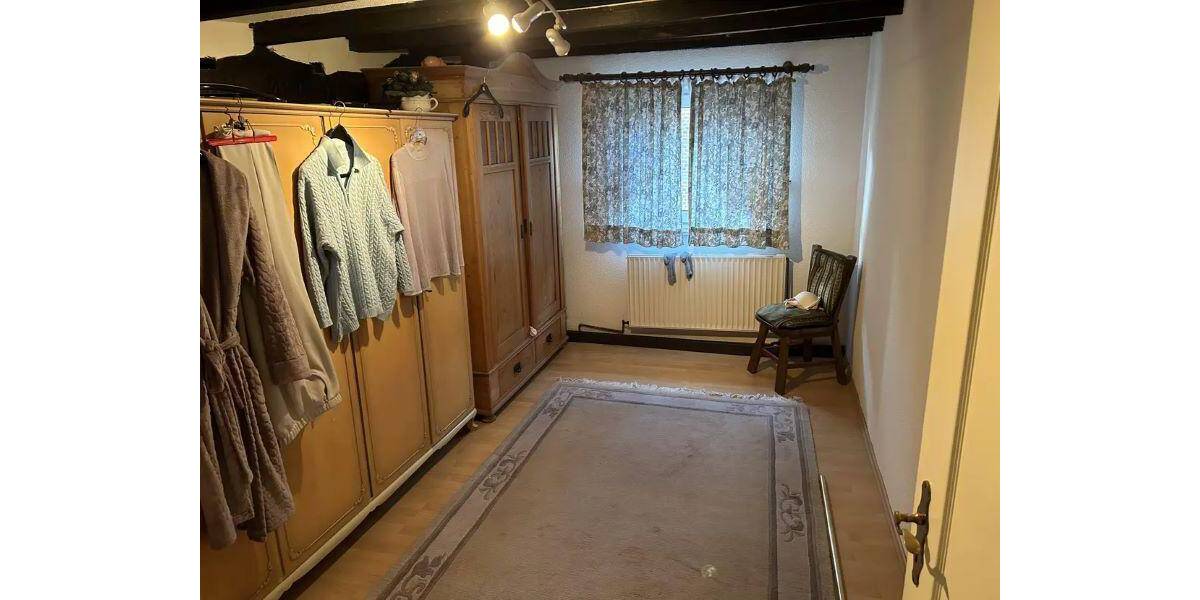 Bauernhaus, Landhaus Schwalmtal Vogelsrath - 8 Zimmer, 220 m&sup2;, 440.000&euro; | Angebot:24040496