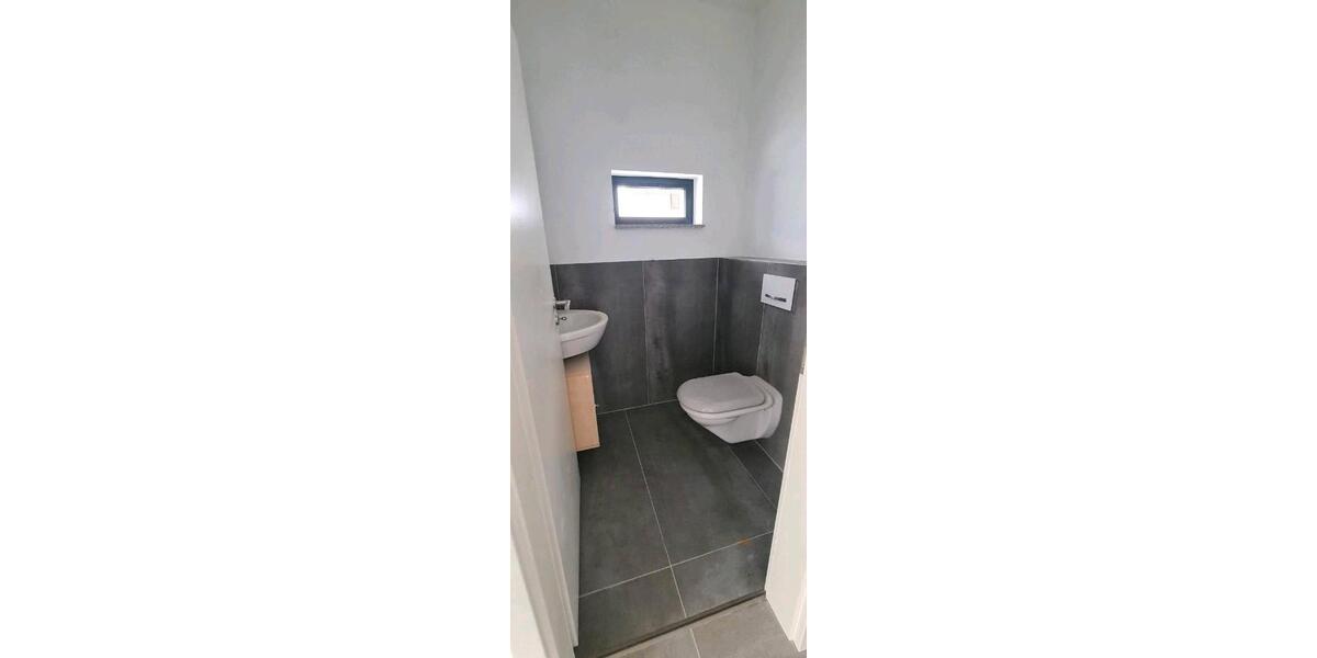 Einfamilienhaus Leidersbach - 5 Zimmer, 143 m&sup2;, 1.900&euro; | Angebot:26126456