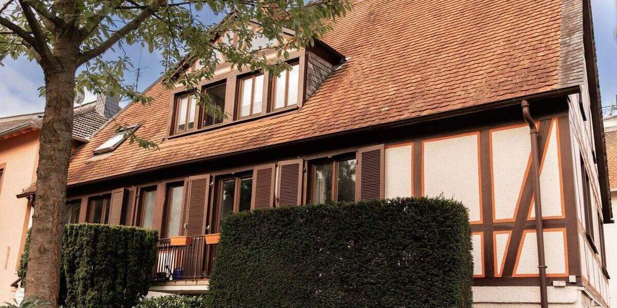 Denkmalgeschütztes Fachwerkhaus mit Wohn- und Gewerbefläche in bester Lage von Bergen-Enkheim zimmer