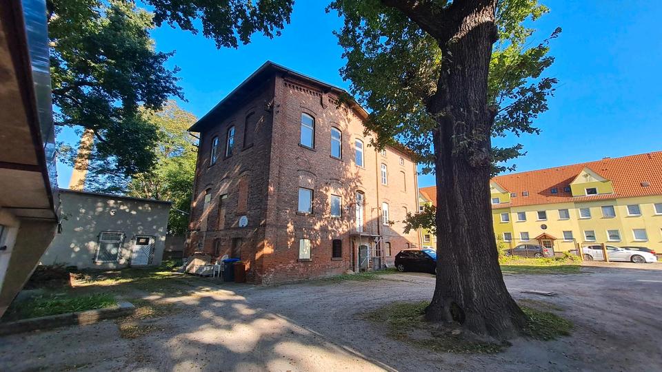 Einfamilienhaus Staßfurt - 15 Zimmer, 300 m&sup2;, 70.000&euro; | Angebot:26658380