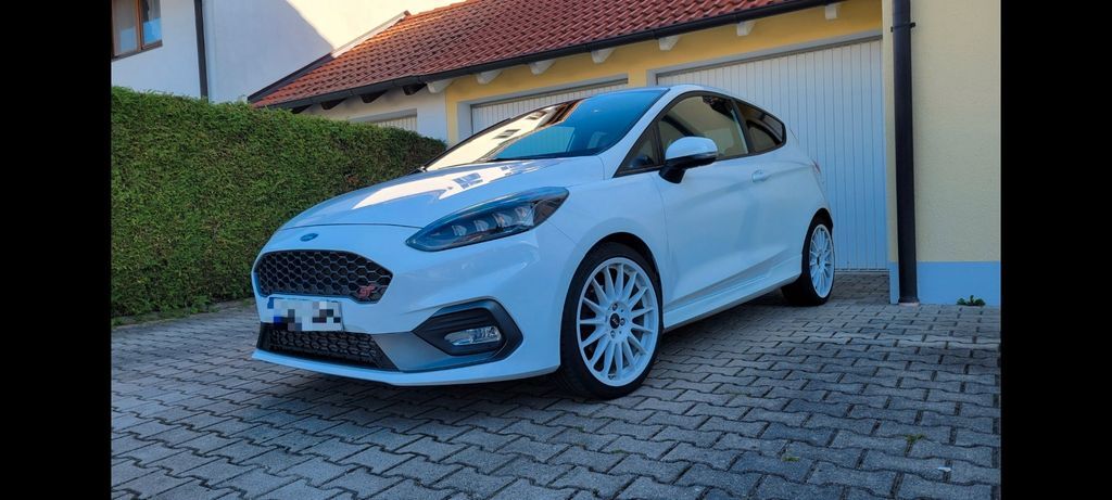 Ford Fiesta 164.000 km 8.600 € Isen 84424