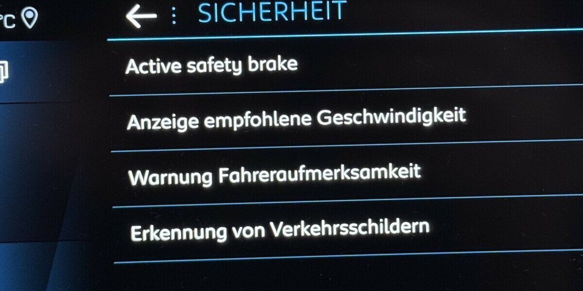 Peugeot 5008 GT 180 Blue HDi EAT8 1.Hand Nachtsicht 31.700 km 32.985 &euro; Lich 35423