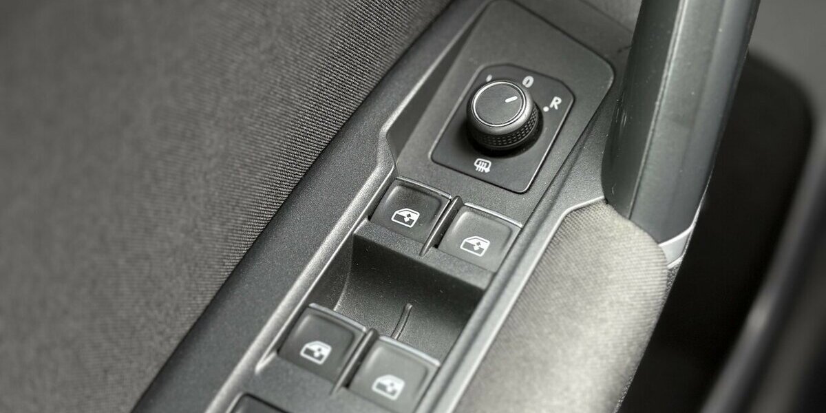VW Tiguan 2.0 TDI 4Motion NAVI/PDC/SRA/SHZ/1.HAND 93.139 km 16.900 &euro; Villingen-Schwenningen 78054