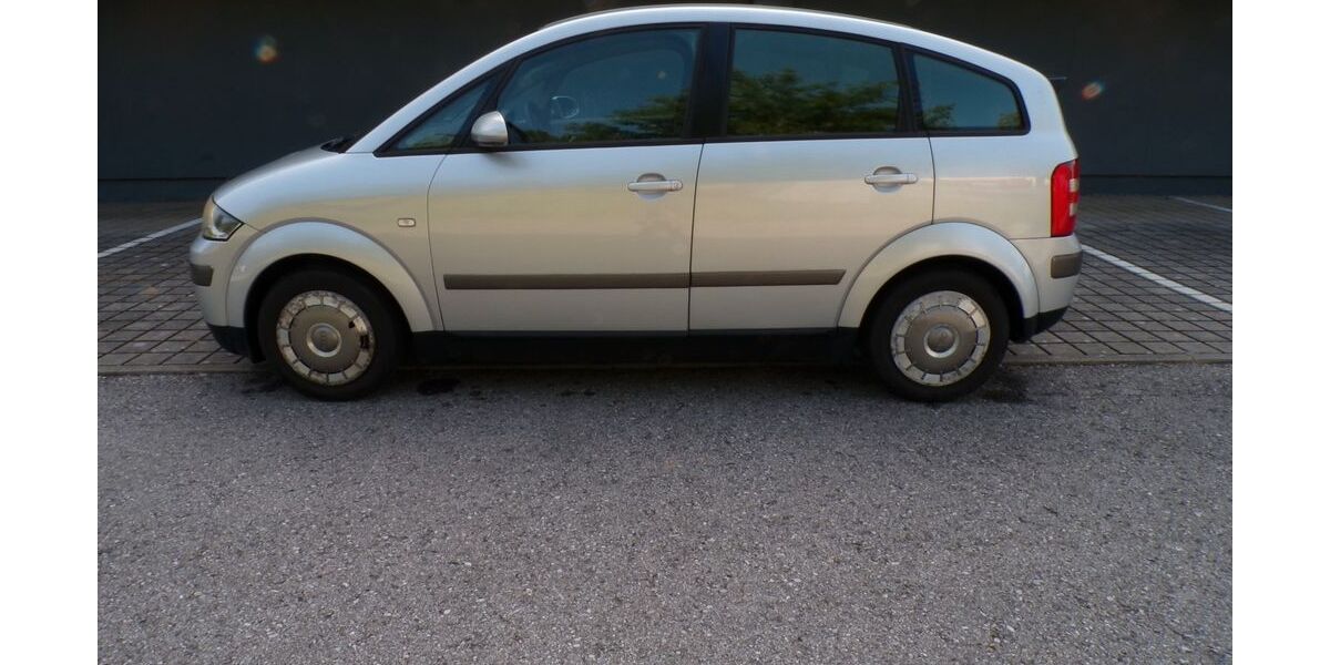 Audi A2 285.122 km 2.222 &euro; Rosenheim 83026
