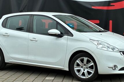 Peugeot 208 136.000 km 4.300 &euro; Mühlheim am main 63165