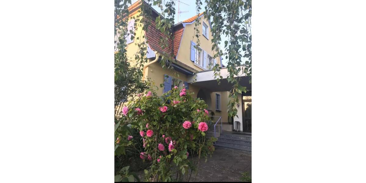 Einfamilienhaus Burgwindheim - 9 Zimmer, 250 m&sup2;, 1.600&euro; | Angebot:25025245