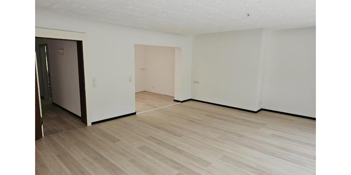 Etagenwohnung Reichshof - 4 Zimmer, 144 m&sup2;, 1.300&euro; | Angebot:25580154