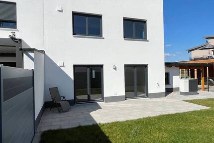 Sonnige Erdgeschoss-NeubauWohnung in Straubing!! Erstbezug!