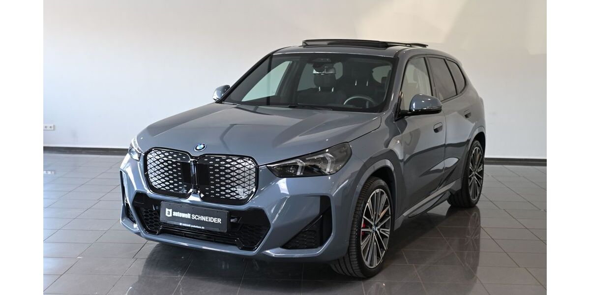 BMW iX1 38.257 km 49.950 &euro; Paderborn 33100