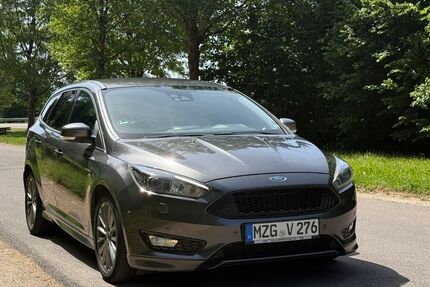 Ford Focus 222.000 km 7.400 &euro; Perl 66706