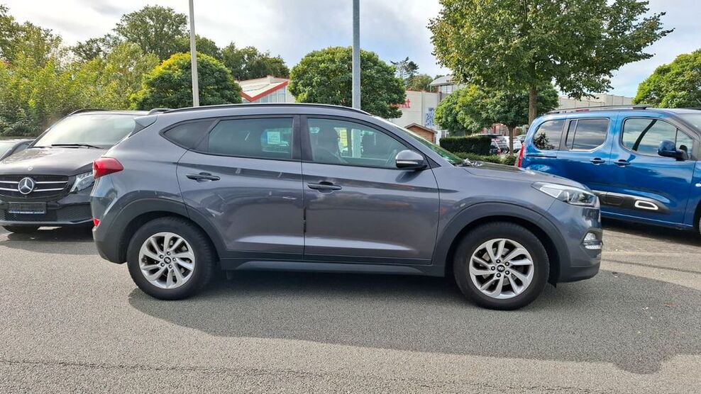 Hyundai TUCSON 131.000 km 17.830 € Bramsche 49565
