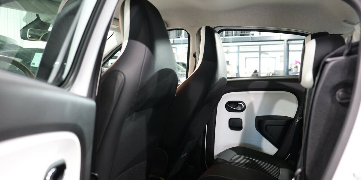 Renault Twingo INTENS ELECTRIC SPURHALTE, LEDER, KAMERA 12.000 km 12.888 &euro; Hamm 59077