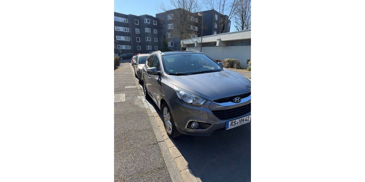 Hyundai ix35 175.000 km 7.600 &euro; Remscheid 42897