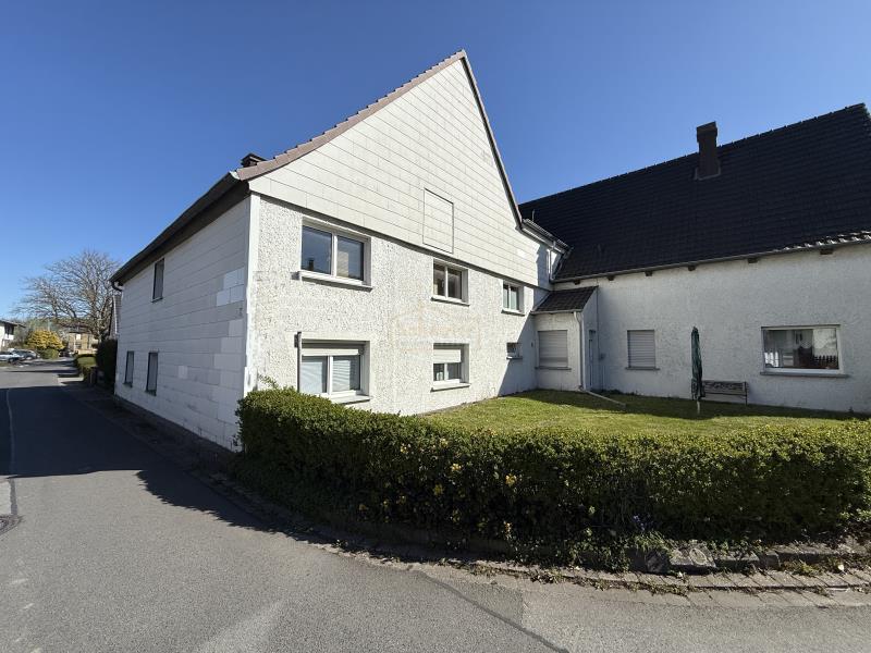RESERVIERT: Vermietete ETW in 2 Fam.- Haus sucht neuen Besitzer 5 zimmer
