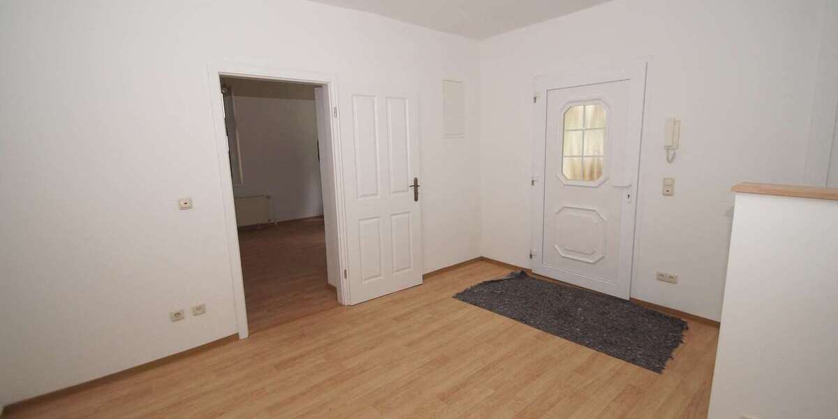 2-Zimmer-Wohnung im Hinterhaus mit viel zusätzlichem Platz im Untergeschoß 2 zimmer