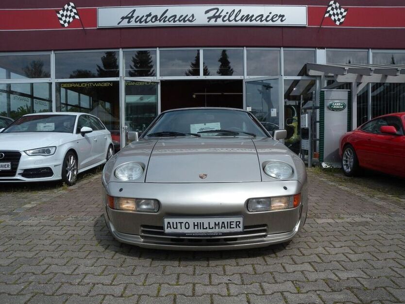 928