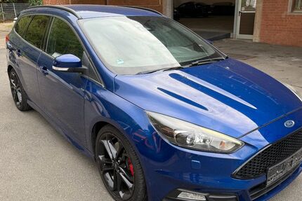Ford Focus 193.000 km 9.400 € Fürth 90768