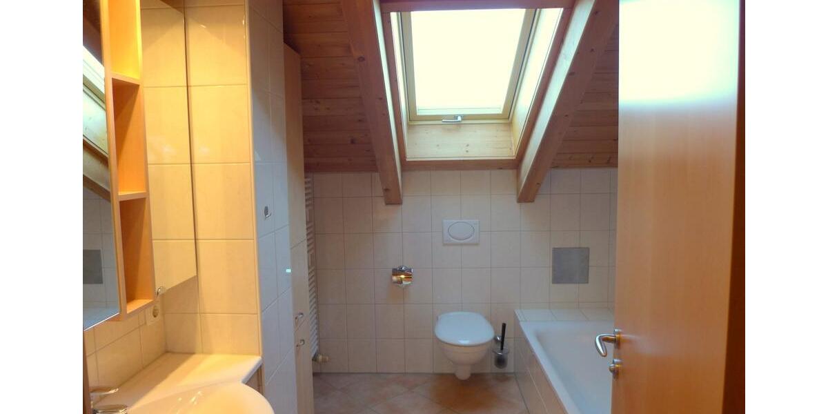Dachgeschoßwohnung Benediktbeuern - 2.5 Zimmer, 71 m&sup2;, 980&euro; | Angebot:26293170