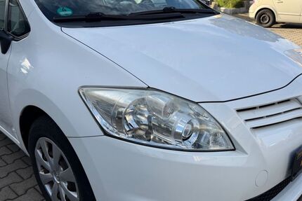 Toyota Auris 147.200 km 4.400 &euro; Dortmund 44379