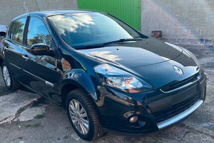 Renault Clio 147.214 km 2.950 &euro; Dessau-Roßlau 06862