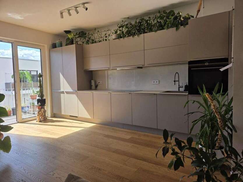 Wohnung zum Mieten in Berlin 1.890 € 83.99 m² 3 zimmer