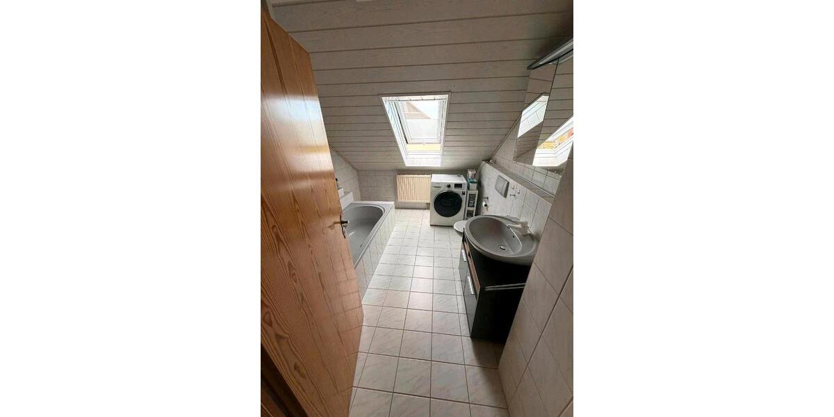 Etagenwohnung Prosselsheim - 4 Zimmer, 120 m&sup2;, 700&euro; | Angebot:26211442
