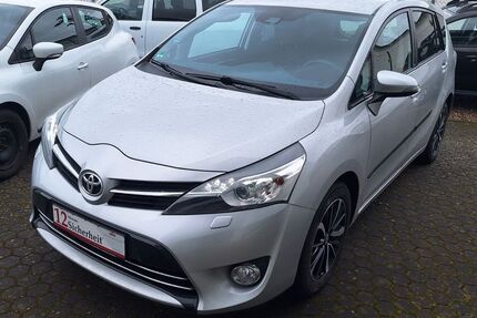 Toyota Verso 98.000 km 15.490 &euro; Rostock 18146