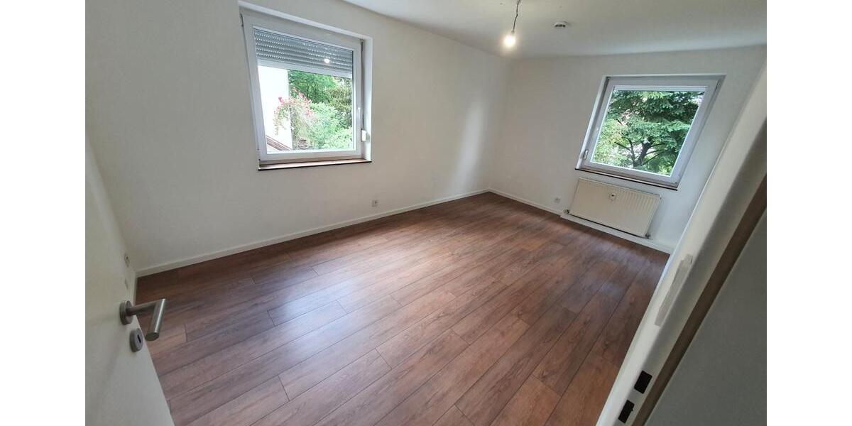 Etagenwohnung Lappersdorf - 3 Zimmer, 80 m&sup2;, 1.100&euro; | Angebot:25546638