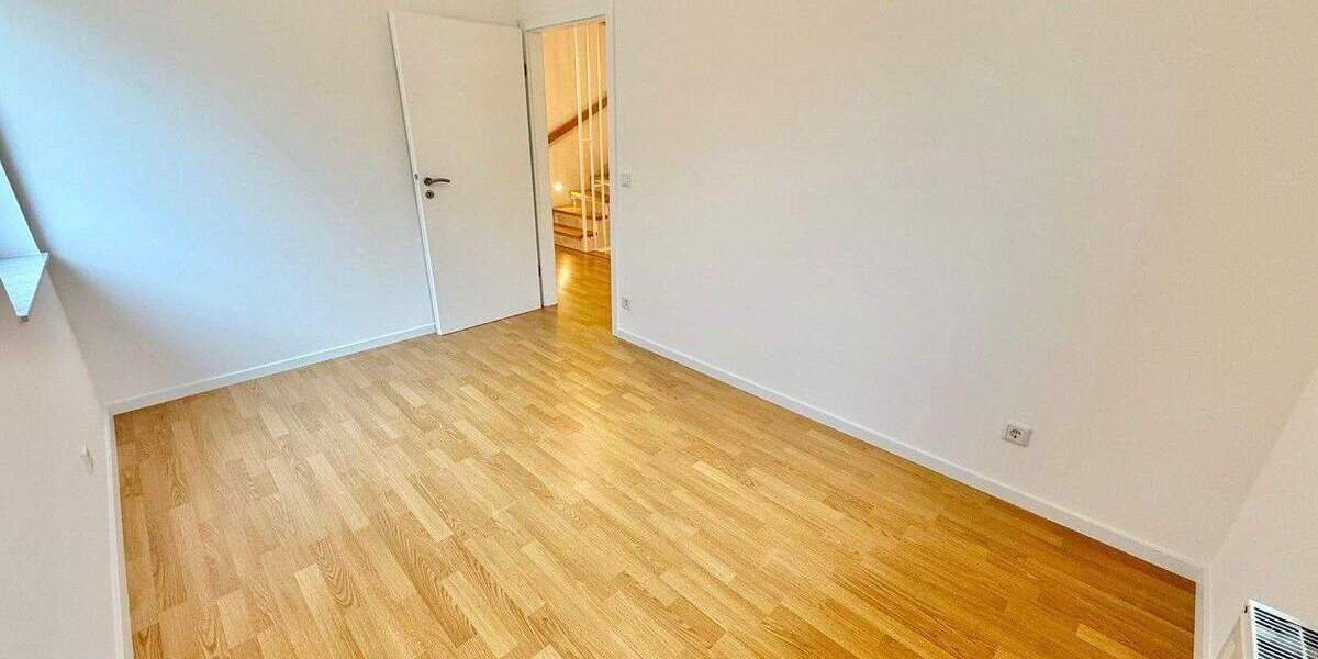 Doppelhaushälfte Düsseldorf Kaiserswerth - 8 Zimmer, 213 m&sup2;, 1.570.000&euro; | Angebot:25728281