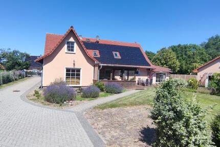 ObjNr:19725 - Hochwertig Saniertes Anwesen für Pferdeliebhaber oder Reitsportfreunde; Feriennutzung möglich 8 zimmer