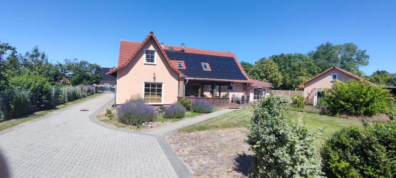 ObjNr:19725 - Hochwertig Saniertes Anwesen für Pferdeliebhaber oder Reitsportfreunde; Feriennutzung möglich 8 zimmer