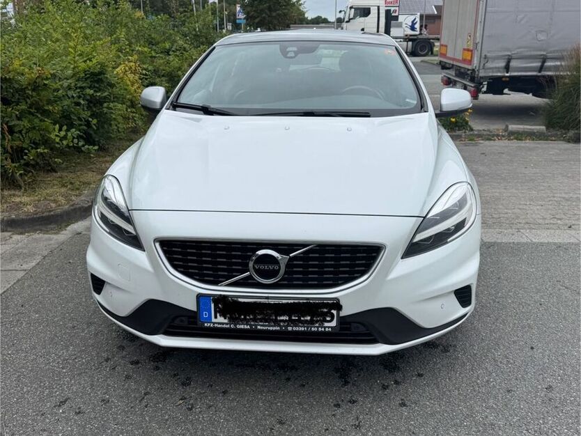 V40