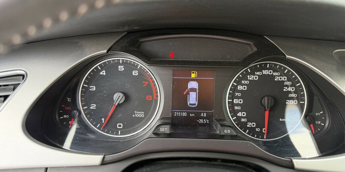 Audi A4 S line Sportpaket plus Xenon Navi PDC 215.000 km 4.500 &euro; Altdorf 84032