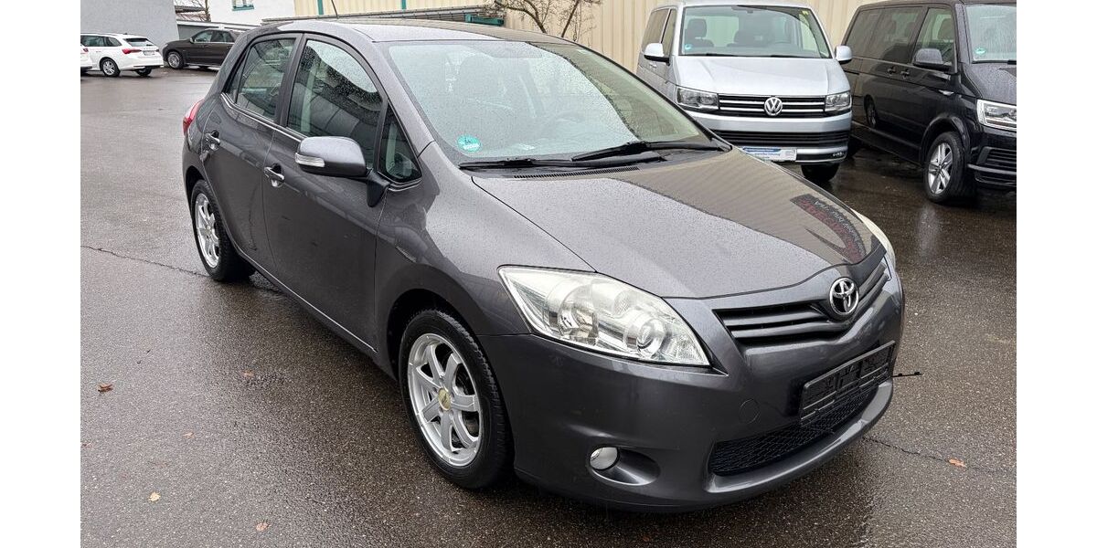 Toyota Auris 247.000 km 2.650 € Mietingen 88487