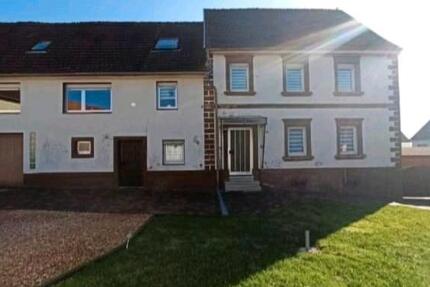 Haus Schiffweiler - 9 Zimmer, 300 m&sup2;, 228.000&euro; | Angebot:27120412