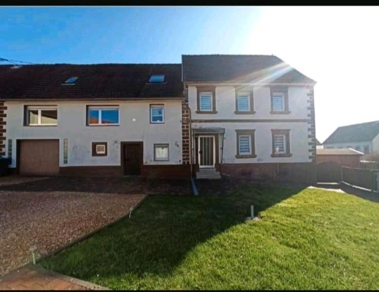 Mehrfamilienhaus, Wohnhaus Schiffweiler - 9 Zimmer, 300 m&sup2;, 228.000&euro; | Angebot:27120412