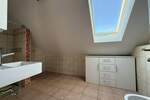 Wohnen und Arbeiten - Große Wohnung mit separatem Büro oder Gästeapartment in Nittendorf! 5 zimmer