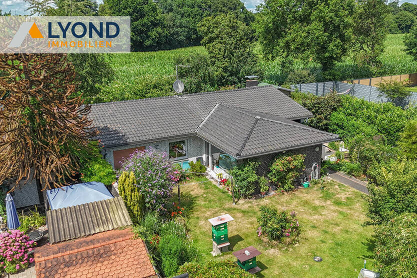 Großzügiger gepflegter Bungalow in bester Lage von Hünxe - Vollkeller, großer Garten Doppelgarage