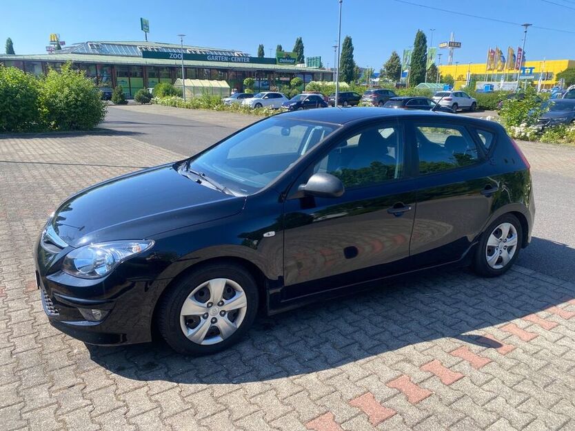 i30