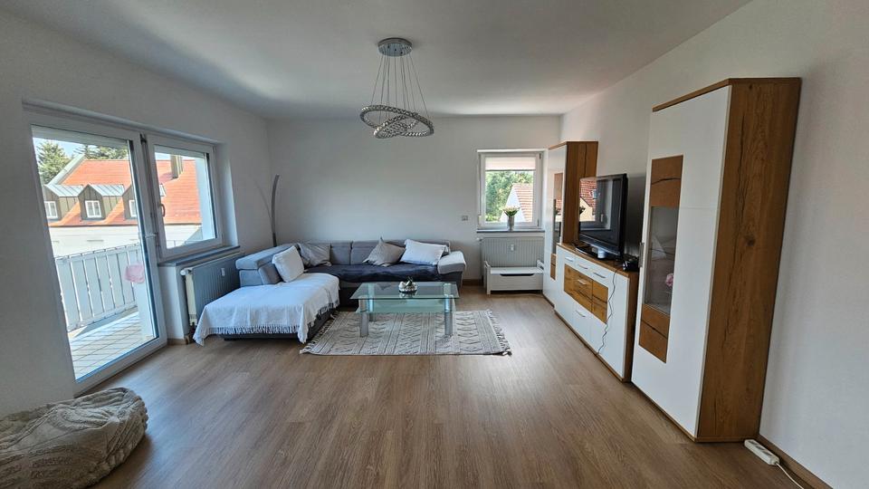 Dachgeschoßwohnung Plattling - 3 Zimmer, 85 m&sup2;, 1.090&euro; | Angebot:26462935