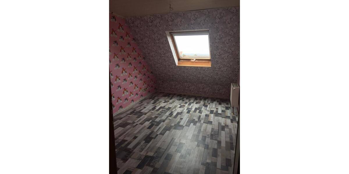 Etagenwohnung Mandelbachtal - 5 Zimmer, 150 m&sup2;, 800&euro; | Angebot:24597930