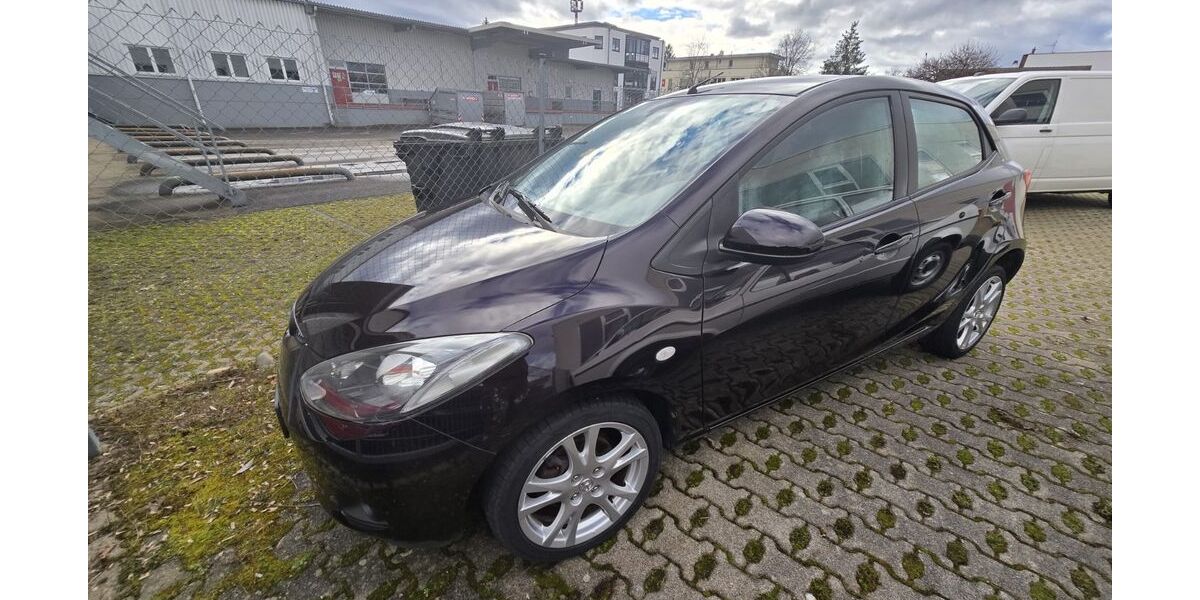 Mazda 2 85.000 km 2.999 &euro; freiburg 79115